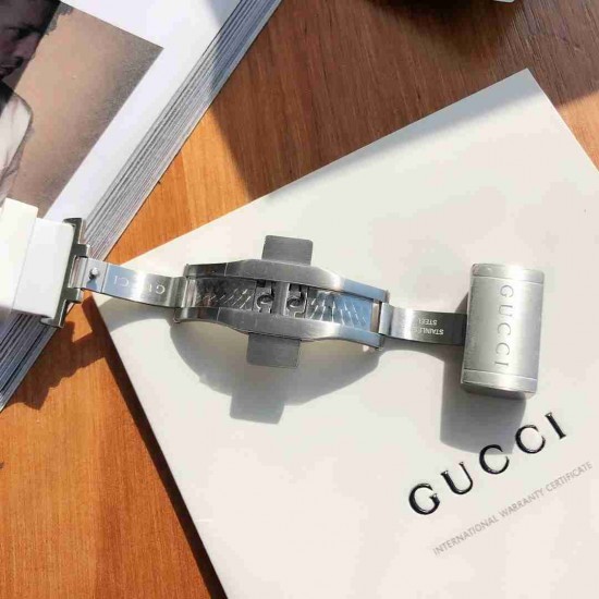GUCCI   Fashion Watch GU0082